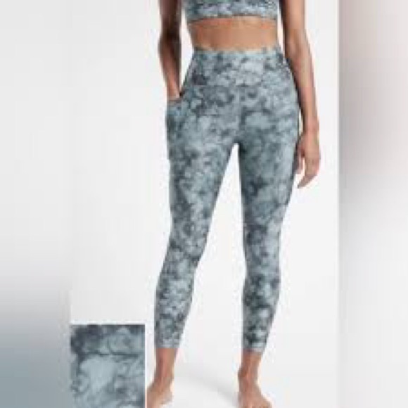 Athleta Pants - Athleta small salutation 7/8 tie dye leggings womens athletic gym workout